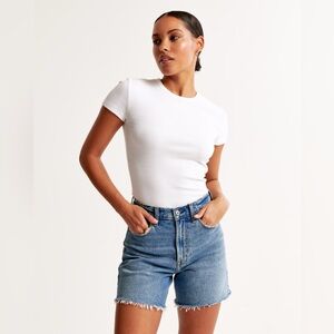 Abercrombie & Fitch High Rise Dad Short in Medium Wash